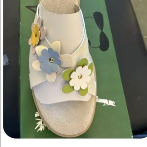 Annie Shoes White with Flowers - Womens Flat Sandals Size 9M NEW
